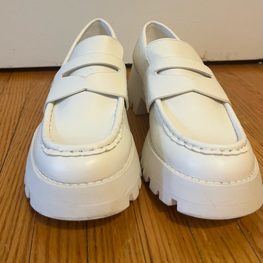 Pull&Bear faux leather white loafers used 3X max